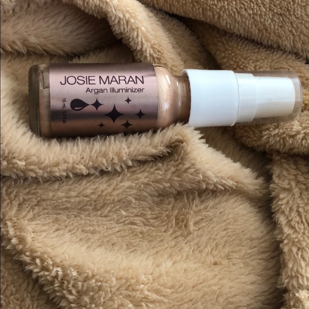 Brand New Josie Maran Argan illuminizer